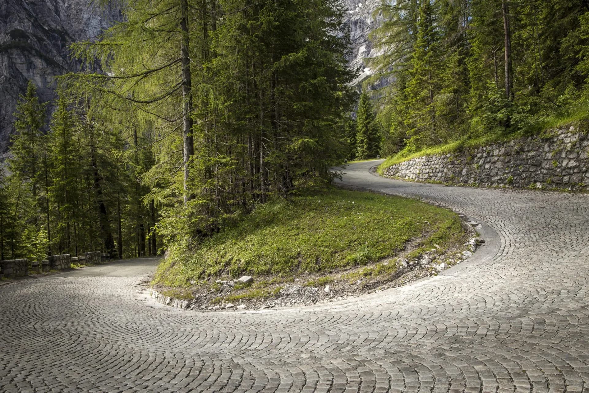 Road to Vrsic scaled 1