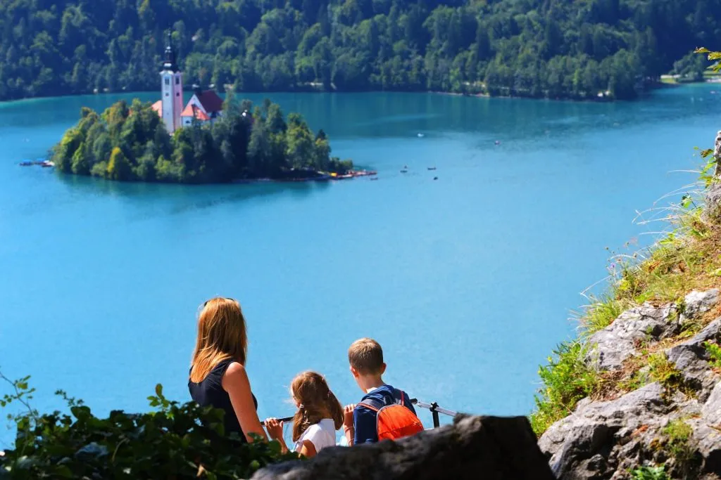 Senderismo cerca del lago Bled 