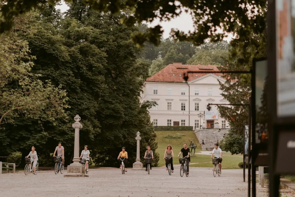 Ljubljanan pyöräretki Tivolin puisto 