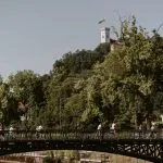 Tour de Ljubljana à vélo avec le château de Ljubljana à l'échelle 1